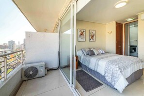 1 bedroom, iron/ironing board, WiFi, bed sheets - Trendy Apartment Las Condes | Modern City Living (Las Condes)