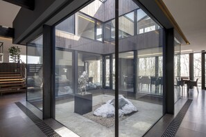 Luxury Villa | Living area - Meikeikyo Hanazono (Kutchan)