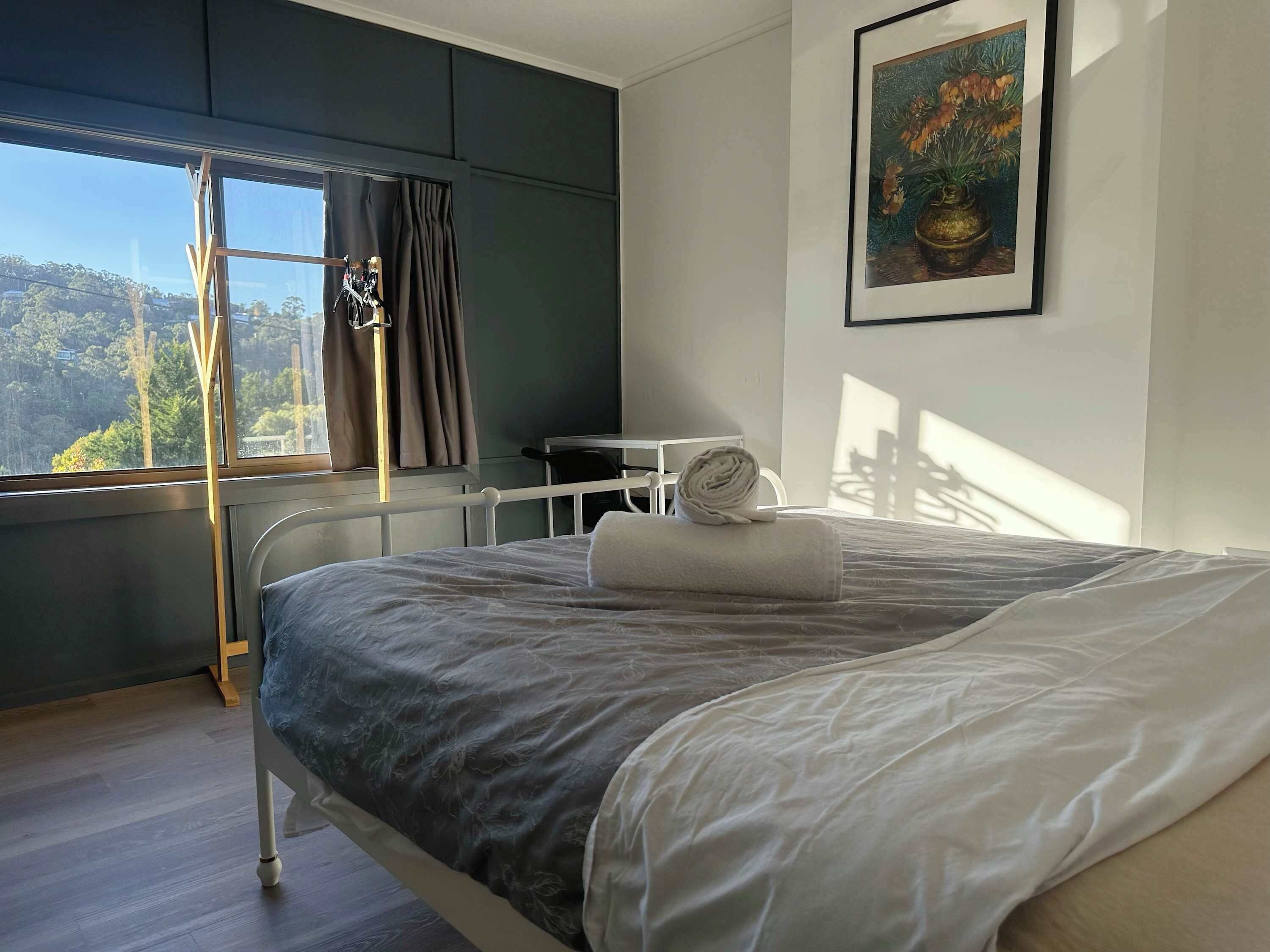 3 bedrooms, desk, iron/ironing board, travel cot