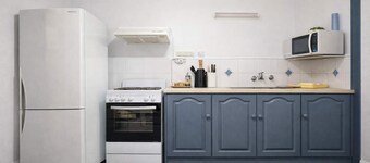 South Hobart Home | 5min to CBD | Parking