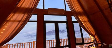 Exclusive Cabin | Bathroom | Towels