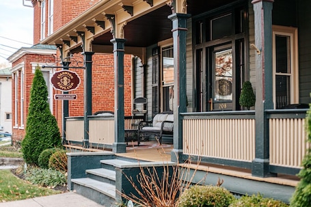 Apartment, Private Bathroom (The Bohemian Suite) | Lobby