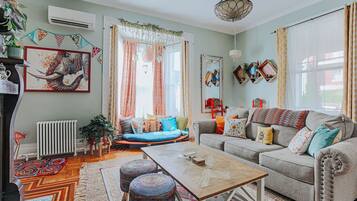 Apartment, Private Bathroom (The Bohemian Suite) | Lounge