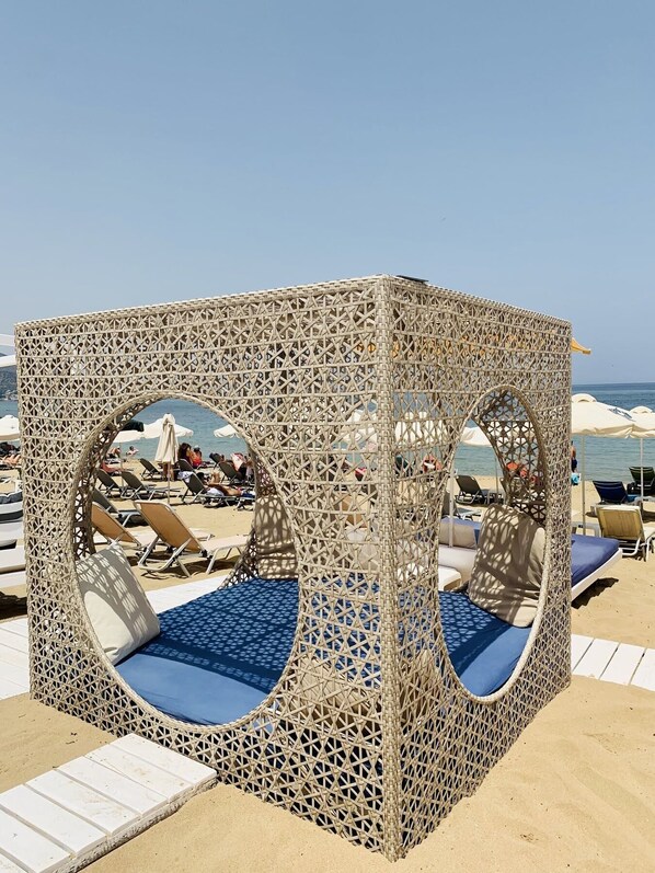 Beach nearby, sun-loungers, beach umbrellas, beach bar