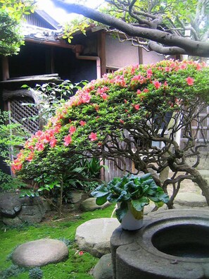 Property grounds - Ishiya Ryokan (Sanuki)