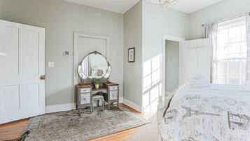 Apartment, Private Bathroom (The Bons Amis Suite)