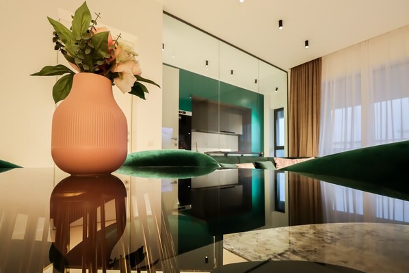 Dining - Selected apartments for a memorable stay. (București)