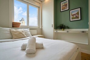 2 chambres, bureau, fer et planche à repasser, accès Internet