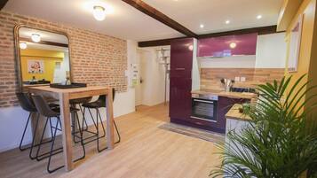 Fridge, microwave, oven, dishwasher