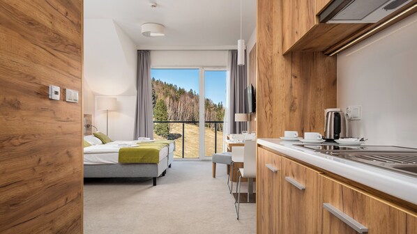Studio (313) | Living area | Flat-screen TV