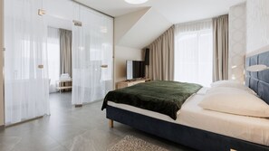 Deluxe Apartment, 2 Bedrooms (budynek boczny) | 1 bedroom, soundproofing, free WiFi, bed sheets