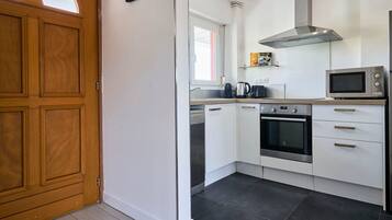 Réfrigérateur, micro-ondes, four, lave-vaisselle