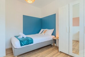 2 chambres, fer et planche à repasser, accès Internet, draps fournis