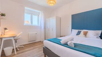 2 bedrooms, iron/ironing board, internet, bed sheets