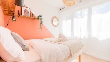 1 bedroom, iron/ironing board, internet, bed sheets