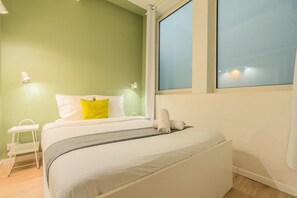 1 chambre, bureau, fer et planche Ă repasser, accĂšs Internet