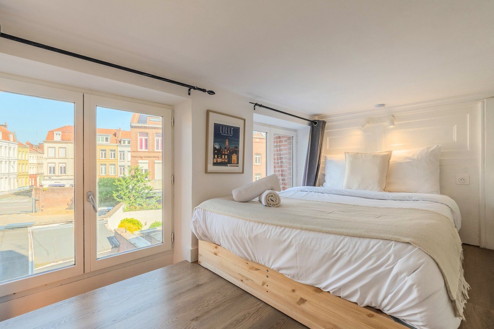 Fer et planche à repasser, accès Internet, draps fournis