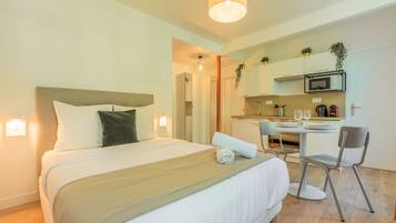 Fer et planche Ă repasser, accĂšs Internet, draps fournis