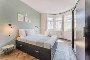 2 bedrooms, desk, iron/ironing board, Internet - 2 bedroom apartment, near metro (Lille)