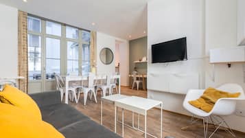 Televisie en een open haard