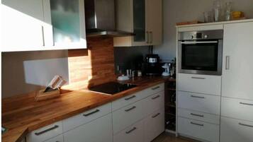 Kühlschrank, Herdplatte, Geschirrspüler