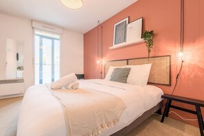 1 soverom, strykejern/-brett, internettilgang og sengetøy