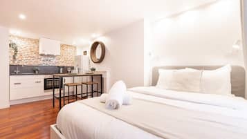 Fer et planche Ă repasser, accĂšs Internet, draps fournis