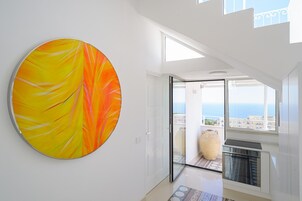 Camera Deluxe, balcone, vista mare | Ferro/asse da stiro, Wi-Fi gratuito