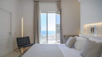 Superior-Zimmer, Balkon, Meerblick | Bügeleisen/Bügelbrett, kostenloses WLAN