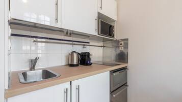 Refrigerador, microondas, horno y lavavajillas