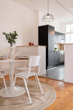 Dining - La Madeleine: Two-bedroom apartment (La Madeleine)