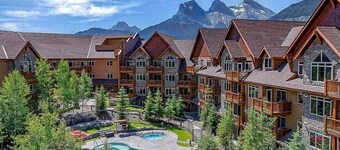 Three Bears Hydeaway at Stoneridge