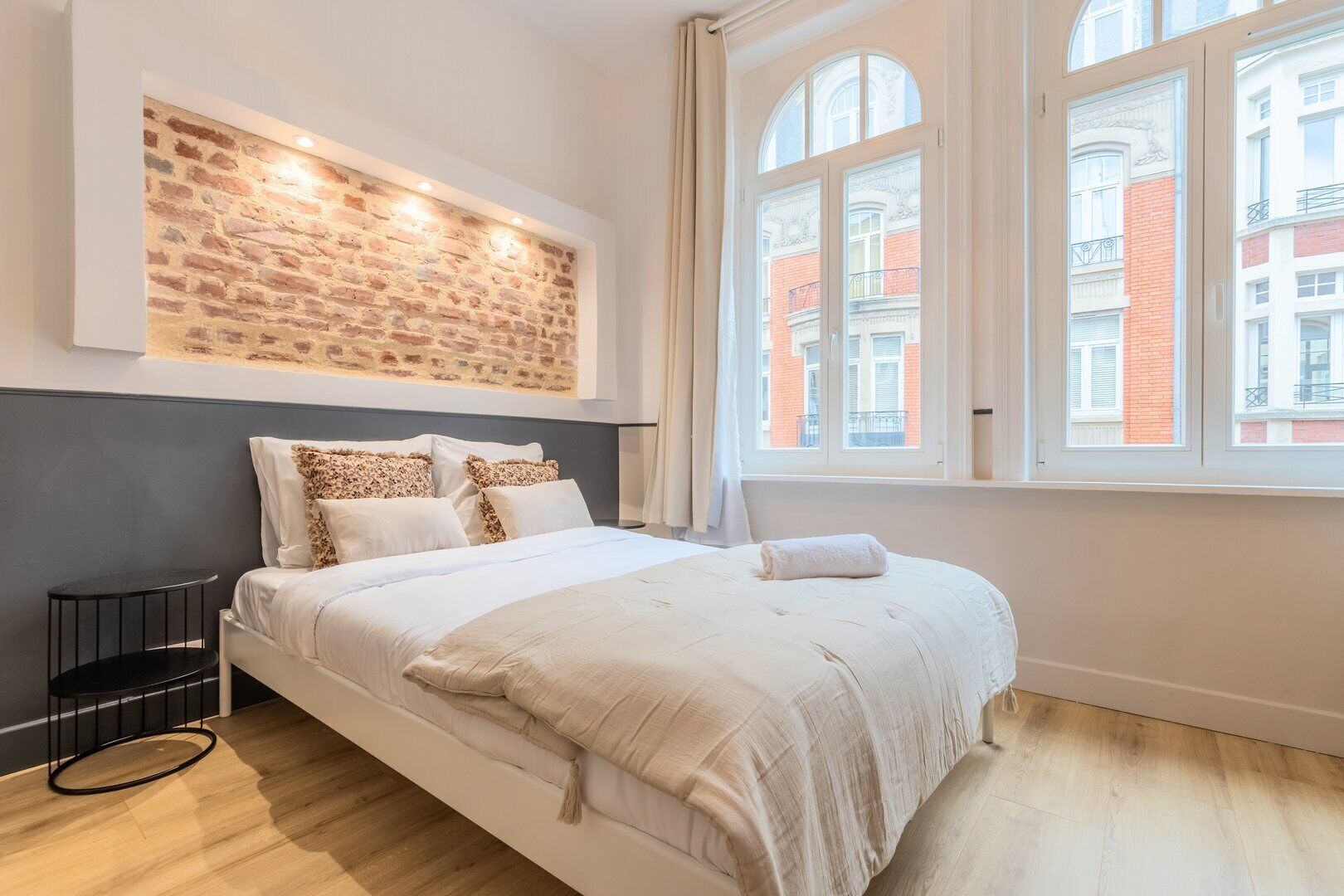 5 chambres, bureau, fer et planche à repasser, accès Internet