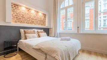 5 chambres, bureau, fer et planche Ă repasser, accĂšs Internet