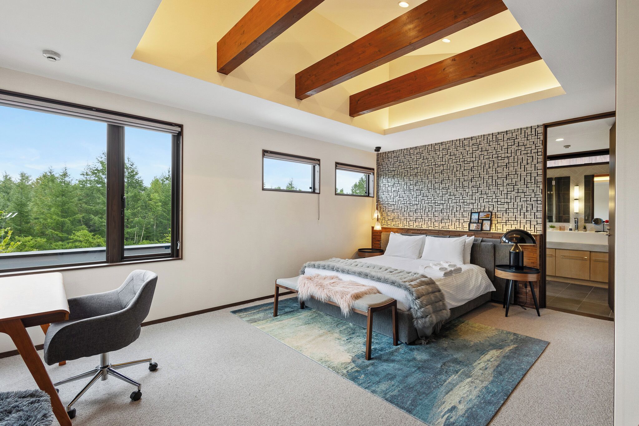 4 bedrooms, iron/ironing board, free WiFi