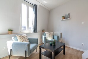 TV - Lille Hypercentre / Gares - Beautiful duplex! (Lille)