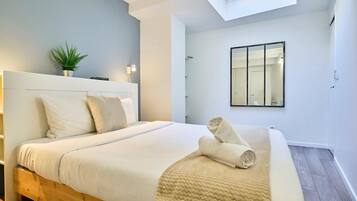 1 chambre, bureau, fer et planche Ă repasser, accĂšs Internet