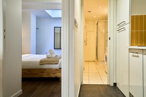 1 bedroom, desk, iron/ironing board, internet