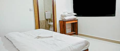 6 bedrooms, WiFi, bed sheets