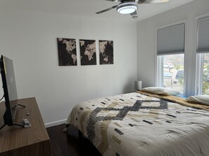 3 bedrooms, travel crib, WiFi, bed sheets