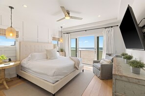 4 bedrooms, desk, iron/ironing board, free WiFi
