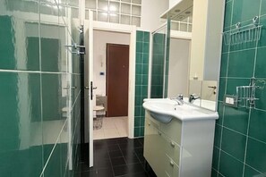 Shower, hair dryer, bidet, towels - Your house (Milano)