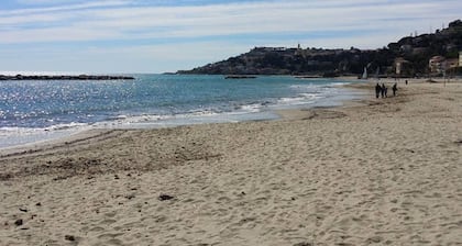 Arma di Taggia - 1 bedroom apartment with sea view terrace