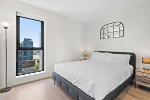 2 habitaciones, tabla de planchar con plancha, wifi y ropa de cama 