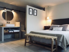 Standard Room | Free WiFi, bed sheets - CAN SAFRA (La Pera)