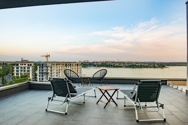 Panoramic Apartment | Lake view