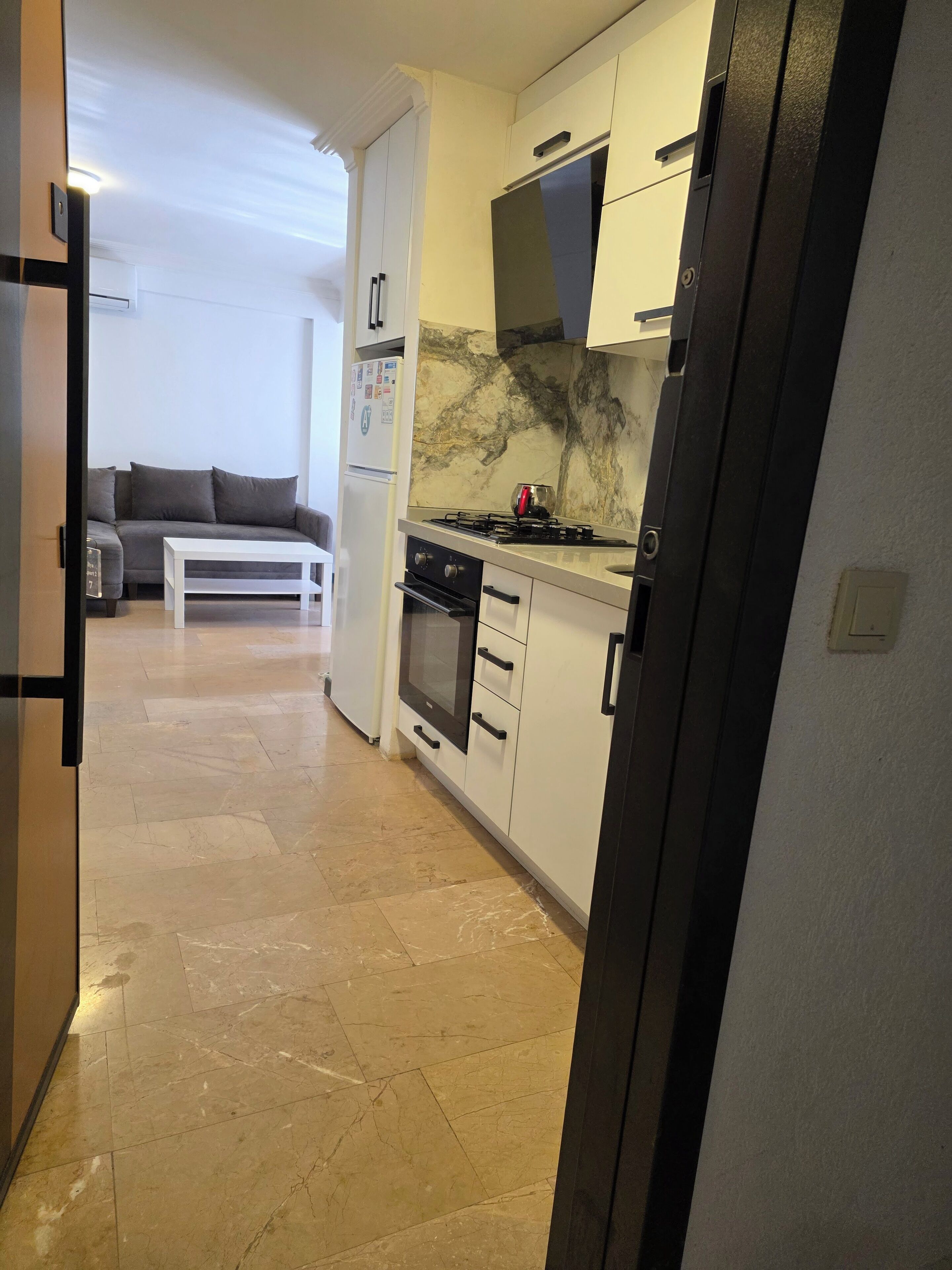 Apartment | Blackout drapes, free WiFi