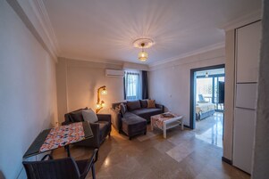 Apartment | Blackout drapes, free WiFi