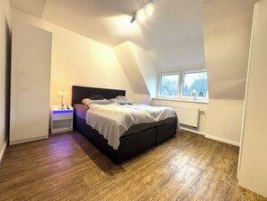 1 bedroom, free WiFi, bed sheets - Nordsee mit Kostenlosem Parkplatz, Badesee, Zentral (Itzehoe)