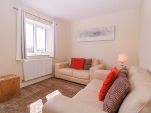 Cottage | Living area